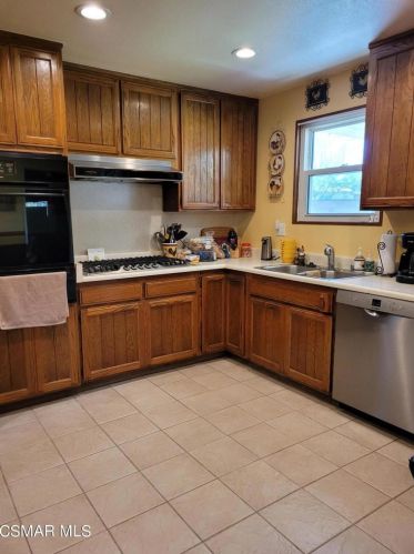 1463 Venice St, Simi Valley, CA 93065-3040