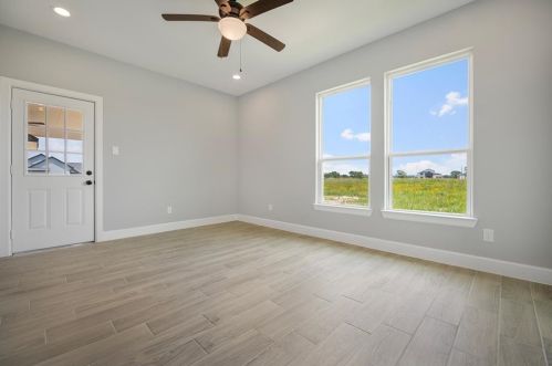 620 Longhorn Trl, Angleton TX 77515-9623 exterior