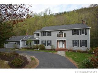 45 Wyngate Ln, Simsbury, CT 06070-1020