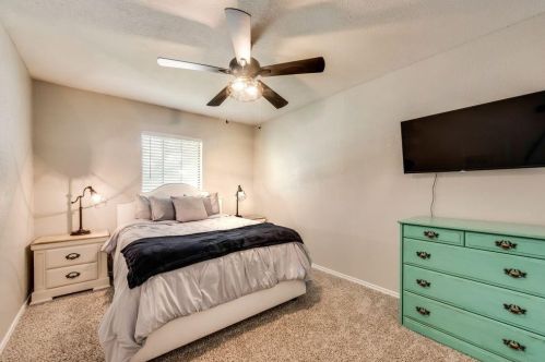 2046 Greenstone Trl, Carrollton TX 75010-4140 exterior