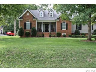 548 Greymont Ln, Chester, VA 23836-5718