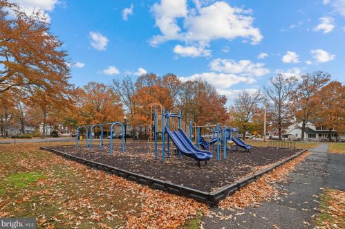 4933 Aspen St, Shady Side MD  20764-9667 exterior