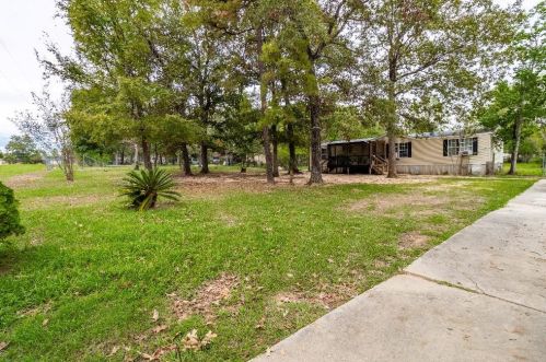 17689 Pine View Dr, Conroe, TX 77302-5243