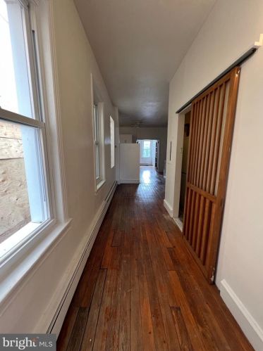615 Bainbridge St, Philadelphia PA  19147-2111 exterior