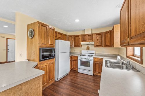 113 Office St, Braidwood, IL 60408-1995