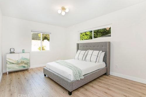 3579 Pontiac St, Glendale CA  91214-1822 exterior