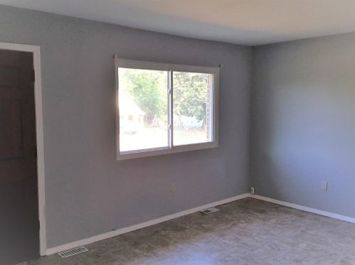 290 Leaman Ave, Whitmire, SC 29178-1905