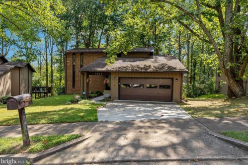 2609 Woodfern Ct, Woodbridge, VA 22192-2007