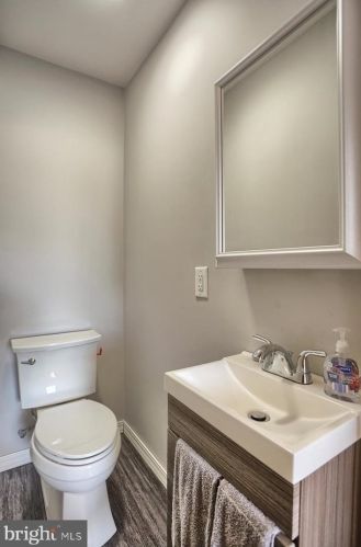 215 Cavalry Rd, Carlisle PA  17013-1606 exterior