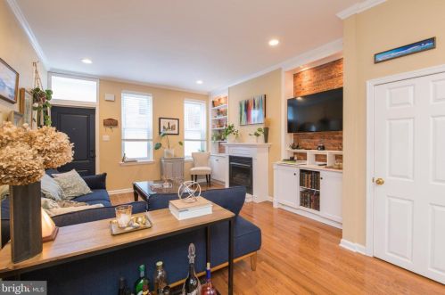 413 Belgrade St, Philadelphia PA 19125-2622 exterior