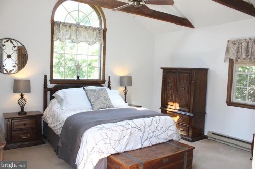 2482 Creek View Dr, Lancaster PA  17602-1451 exterior