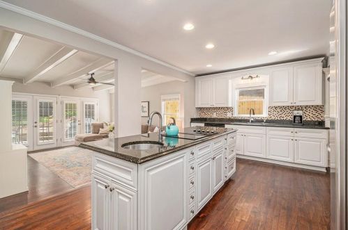 1755 Helen Dr, Atlanta GA  30306-3105 exterior
