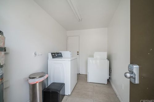 1447 Windsor Rd, Glendale CA  91205-2767 exterior
