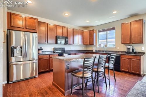 26840 Roxbury Pl, Denver CO  80016-7527 exterior