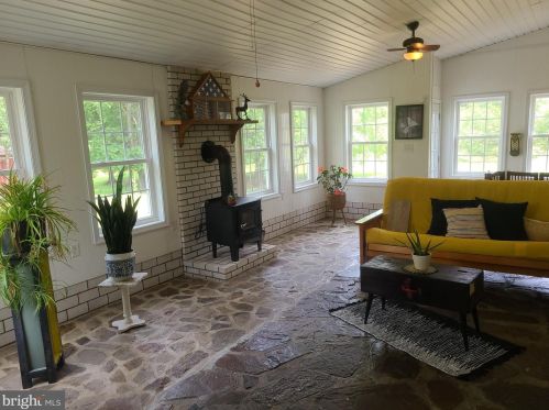 48 Calvin Unger Ln, Berkeley Springs WV 25411-5181 exterior