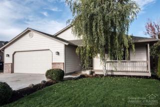 1933 35th Pl, Eagle Crest, OR 97756-7880