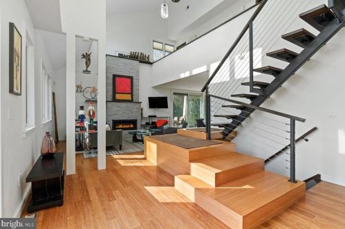 46 Leavitt Ln, Princeton NJ  08540-3921 exterior