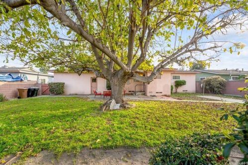 2569 Rome Ave, Anaheim CA  92804-4019 exterior