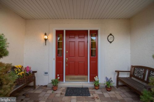 277 Sydney Rd, Southampton, PA 18966-2895