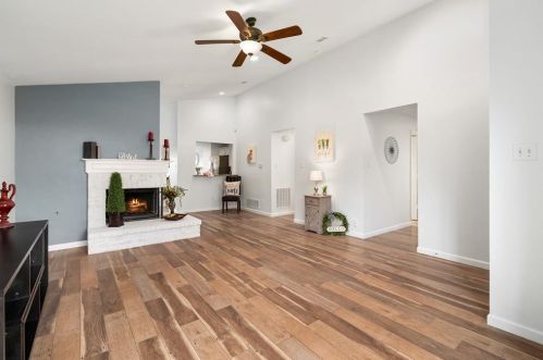 2117 Carnation Ct, Garland TX 75040-2805 exterior