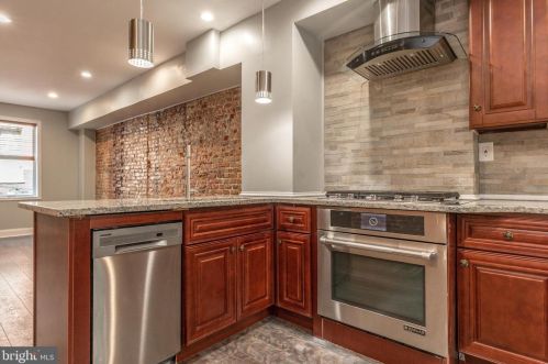 1803 Hope St, Philadelphia, PA 19122-2444