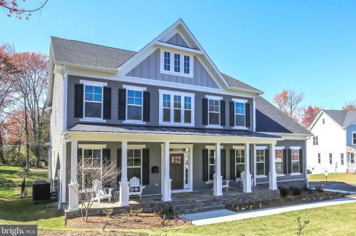 3204 Glenwood Pl, Falls Church, VA 22041-2409