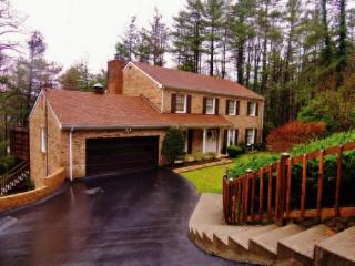 357 Henry St, Norton, VA 24273-1412