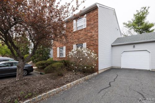 146 Castle Pointe Blvd, Piscataway, NJ 08854-5069