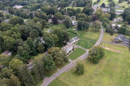 47 Club Dr, Kensington, CT 06037-1162