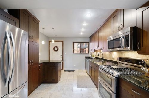1603 Cleveland Ave, Chicago, IL 60614-5601