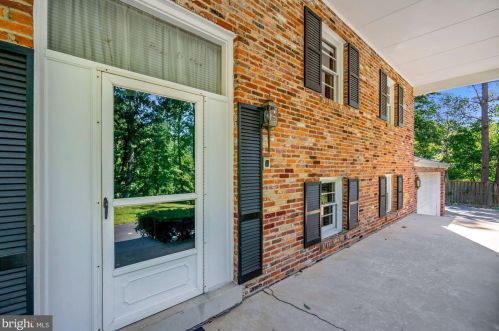 7301 Lackawanna Dr, Springfield VA  22150-4418 exterior