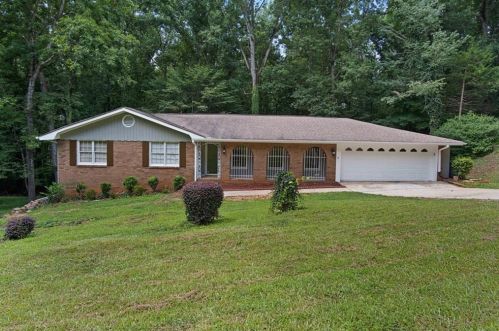 5645 Brady Dr, Stone Mountain, GA 30087-3010