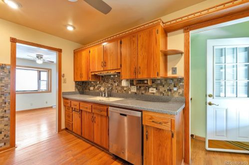 725 Briarwood Dr, Aurora CO 80226-3704 exterior