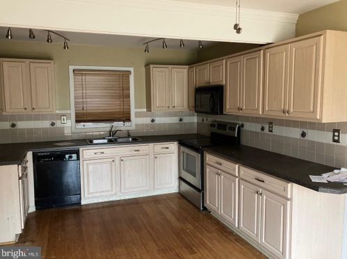 90 Echohill Ln, Willingboro, NJ 08046-2204