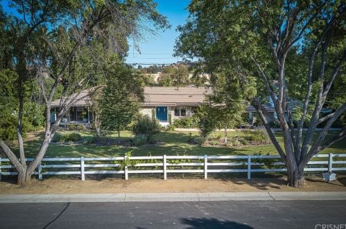 23744 Oakfield Rd, Calabasas, CA 91302-2412