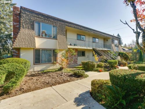 18435 Glisan St, Portland, OR 97230-7277