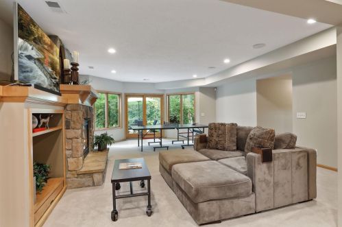 3315 Crestmoor Dr, Saint Paul MN  55125-5006 exterior