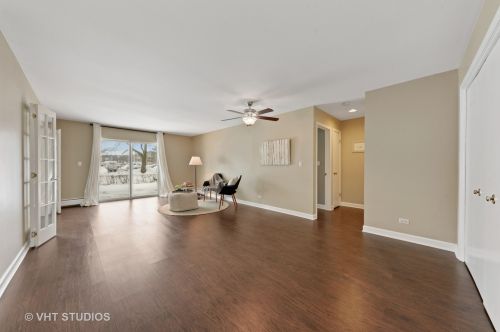 2307 Goebbert Rd, Arlington Hts, IL 60005-4103