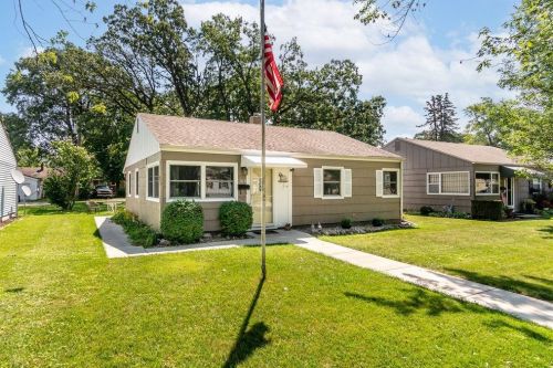 313 Virginia St, Hobart, IN 46342-2939