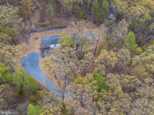 2324 Chestnut Hill Rd, Harpers Ferry WV  25425-5140 exterior