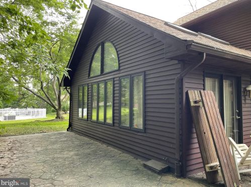 112 Bentley Ln, Lancaster PA  17603-6223 exterior