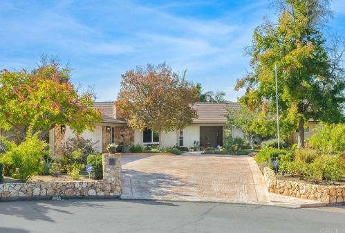 1323 Hidden Knoll Ct, El Cajon, CA 92019-3658