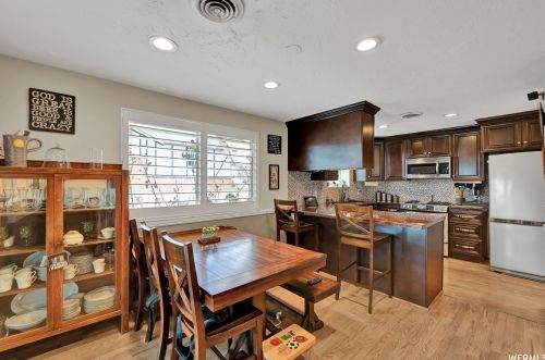 8862 1700, Sandy UT exterior