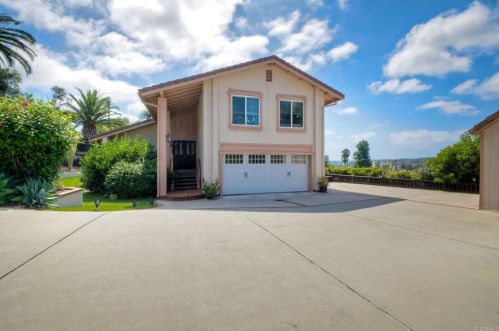 2317 Snead Dr, Oceanside, CA 92056-3714