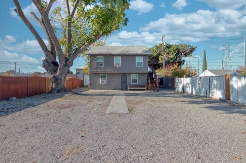 217 Acacia Ave, Manteca, CA 95336-4507