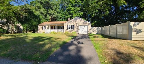 945 Matianuck Ave, Windsor, CT 06095-3220