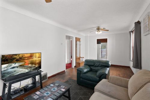 986 4th St, Saint Paul MN  55106-5209 exterior