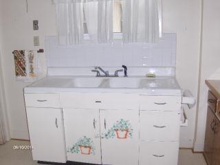 825 Geneva Ave, Toledo OH  43609-3037 exterior