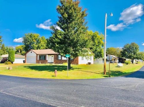 617 Vine St, Cuba, MO 65453-1949