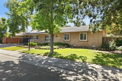 24 Dunmar Ln, Stockton, CA 95207-4325